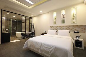 Hound Hotel Daeyeon