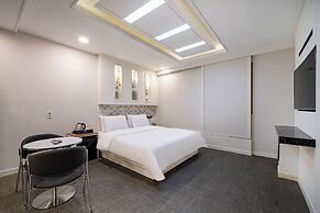 Hound Hotel Daeyeon