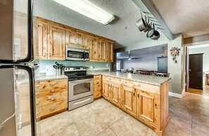 Spacious 3BR Home with Workspace