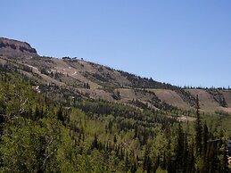 Spacious 3BR Home with Workspace