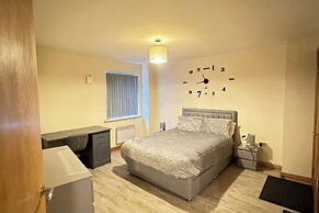 Spacious 2-bed Flat Next to Piccadilly Station