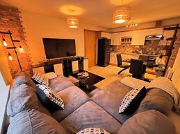 Spacious 2-bed Flat Next to Piccadilly Station