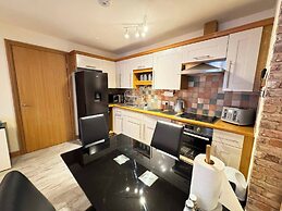 Spacious 2-bed Flat Next to Piccadilly Station