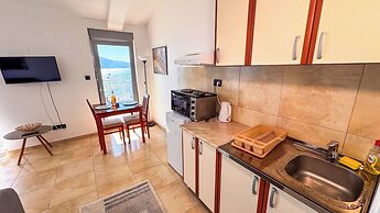 Qumi Apartments