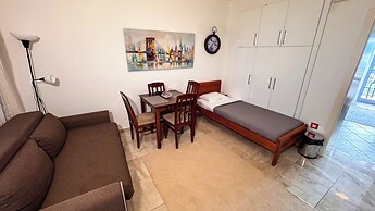 Qumi Apartments