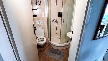 Qumi Apartments