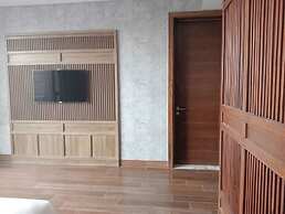 Gold Riverside Apartment & Villa