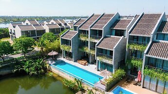 Gold Riverside Apartment & Villa