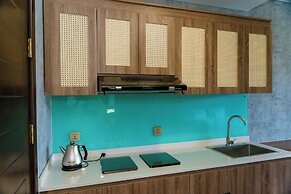 Gold Riverside Apartment & Villa