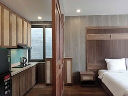 Gold Riverside Apartment & Villa