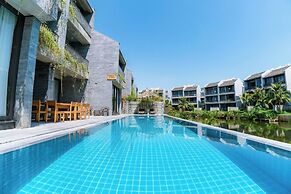 Gold Riverside Apartment & Villa