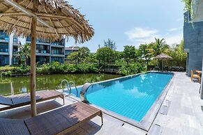 Gold Riverside Apartment & Villa