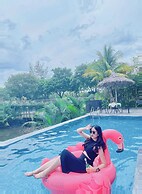 Gold Riverside Apartment & Villa