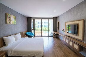 Gold Riverside Apartment & Villa