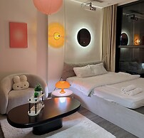 Radiant Vinhomes Smart City - Apartment