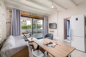 Elmara Luxury Villa 3 - Next to the Beach