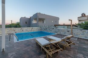 Elmara Luxury Villa 3 - Next to the Beach