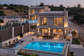 Skyfall Villas - With 12 Bedrooms