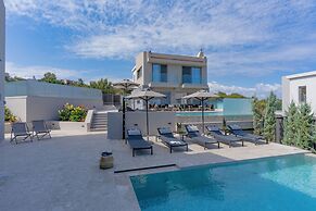 Skyfall Villas - With 12 Bedrooms