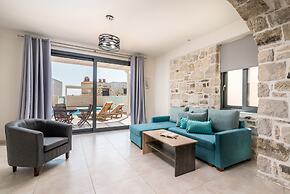 Elmara Luxury Villa 1 - Next to the Beach