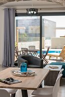 Elmara Luxury Villa 1 - Next to the Beach