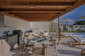 Elysian Villa 2 - With Private Pool