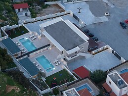 Elysian Villas - With 2 Private Pools