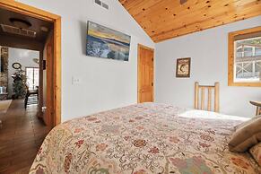 Lakeside Cottage - Charming  Retreat