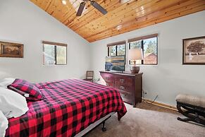 Lakeside Cottage - Charming  Retreat