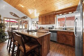 Lakeside Cottage - Charming  Retreat