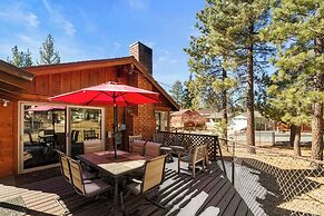 Lakeside Cottage - Charming  Retreat