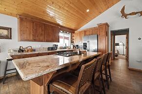 Lakeside Cottage - Charming  Retreat