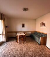 Charming Apartment Near the Beach With Pool