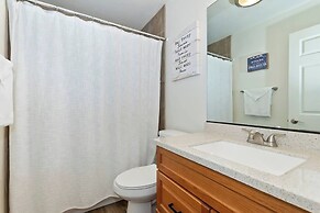 Bear Cub Cottage with HotTub & Firepit