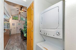 Bear Cub Cottage with HotTub & Firepit