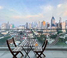Regalia Residence The Sky Pool Suite