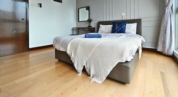 Regalia Residence The Sky Pool Suite