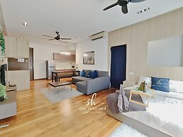 Regalia Residence The Sky Pool Suite