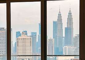 Regalia Residence The Sky Pool Suite