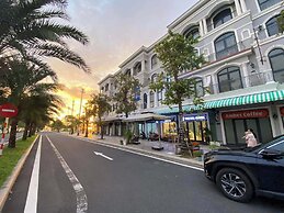 HELEN HOTEL PHU QUOC GRAND WORLD