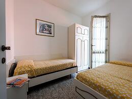 Charming Townhouse With Garden and Pool