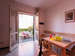 Charming Townhouse With Garden and Pool