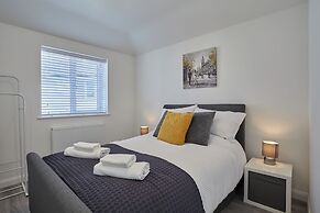 2022 Brand New Stylish Flat in Central Hayle