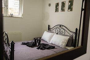 Zircon Gem - Kato Gouves Private Garden Oasis