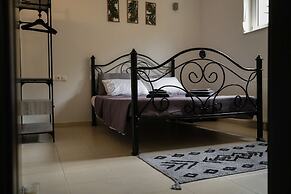 Zircon Gem - Kato Gouves Private Garden Oasis