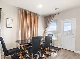 Modern Luxury 4BD Home Near Dallas TX