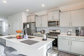 2 Mi to Dtwn Frederick: Updated Townhome