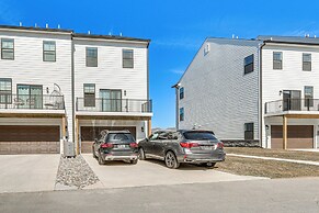 2 Mi to Dtwn Frederick: Updated Townhome
