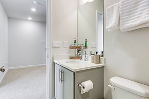 2 Mi to Dtwn Frederick: Updated Townhome