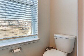 2 Mi to Dtwn Frederick: Updated Townhome